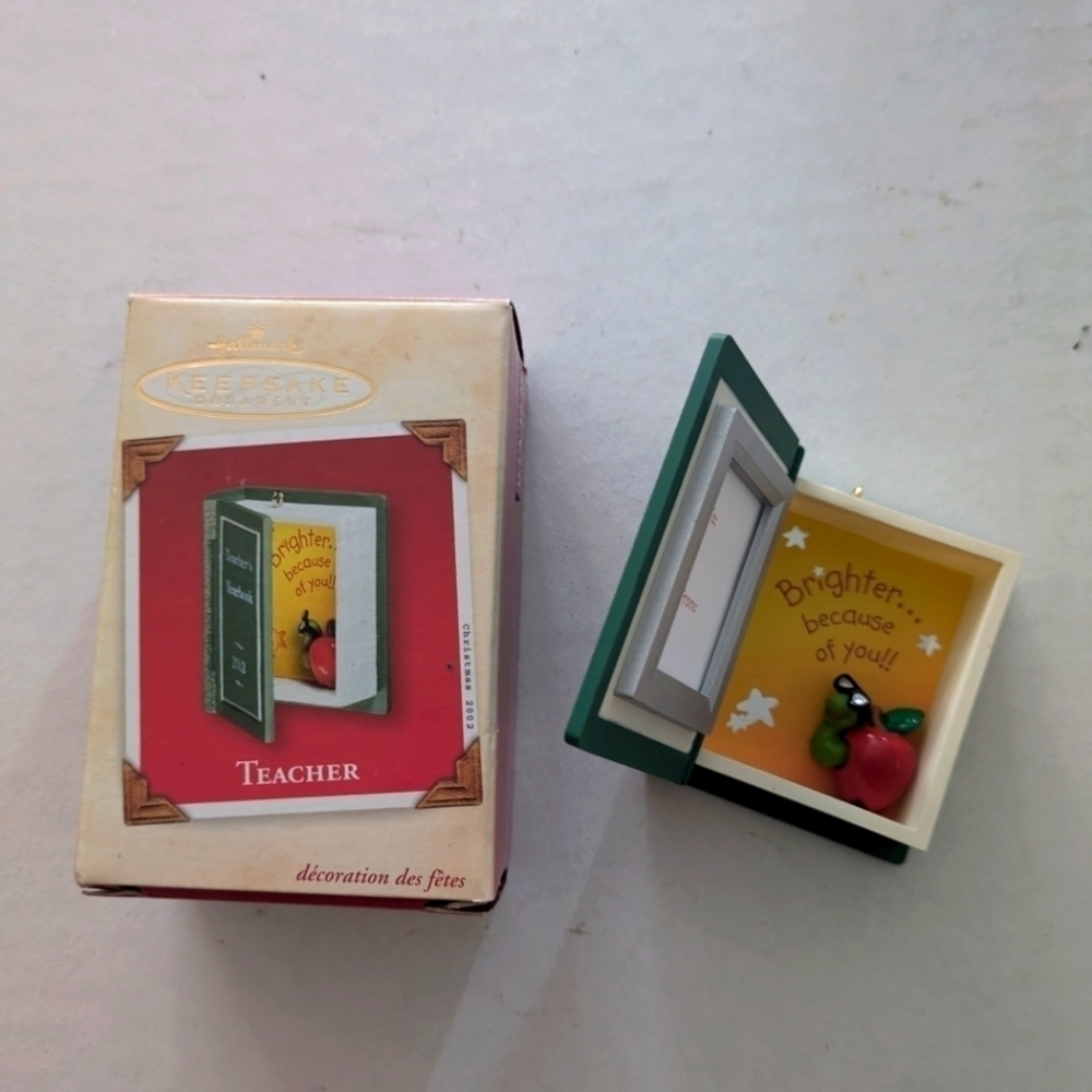 2002 Hallmark Keepsake Christmas Ornament Teacher